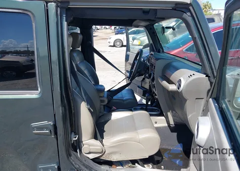 2010 Jeep Wrangler Unlimited Sahara из США, поврежденный, VIN 1J4BA5H14AL182358